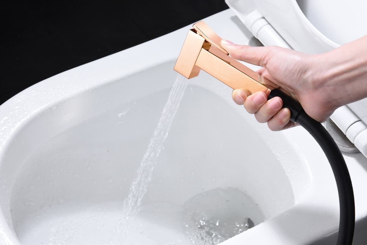 Griferia de bide empotrada SUECIA acabado oro rosa brillo / negro mate - Imagen 3