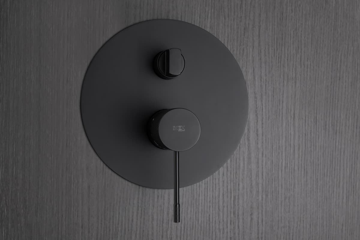 Griferia monomando empotrada serie LINE acabado negro mate - Imagen 2