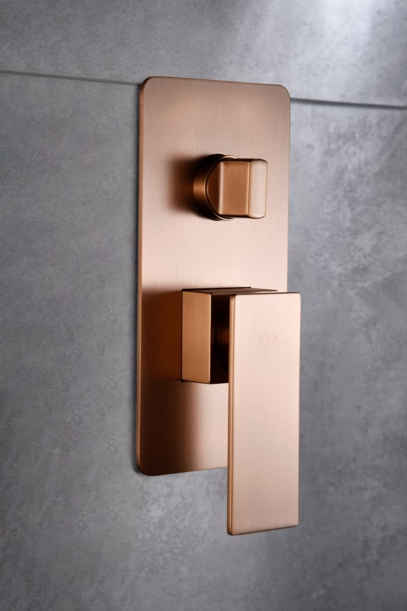 Griferia monomando empotrada serie PISA acabado oro rosa cepillado - Imagen 2