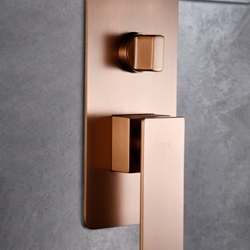 Griferia monomando empotrada serie PISA acabado oro rosa cepillado - Imagen 2