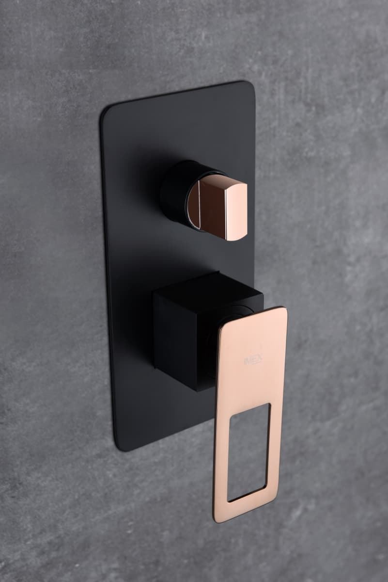 Griferia monomando empotrada serie SUECIA acabado oro rosa brillo / negro mate - Imagen 3