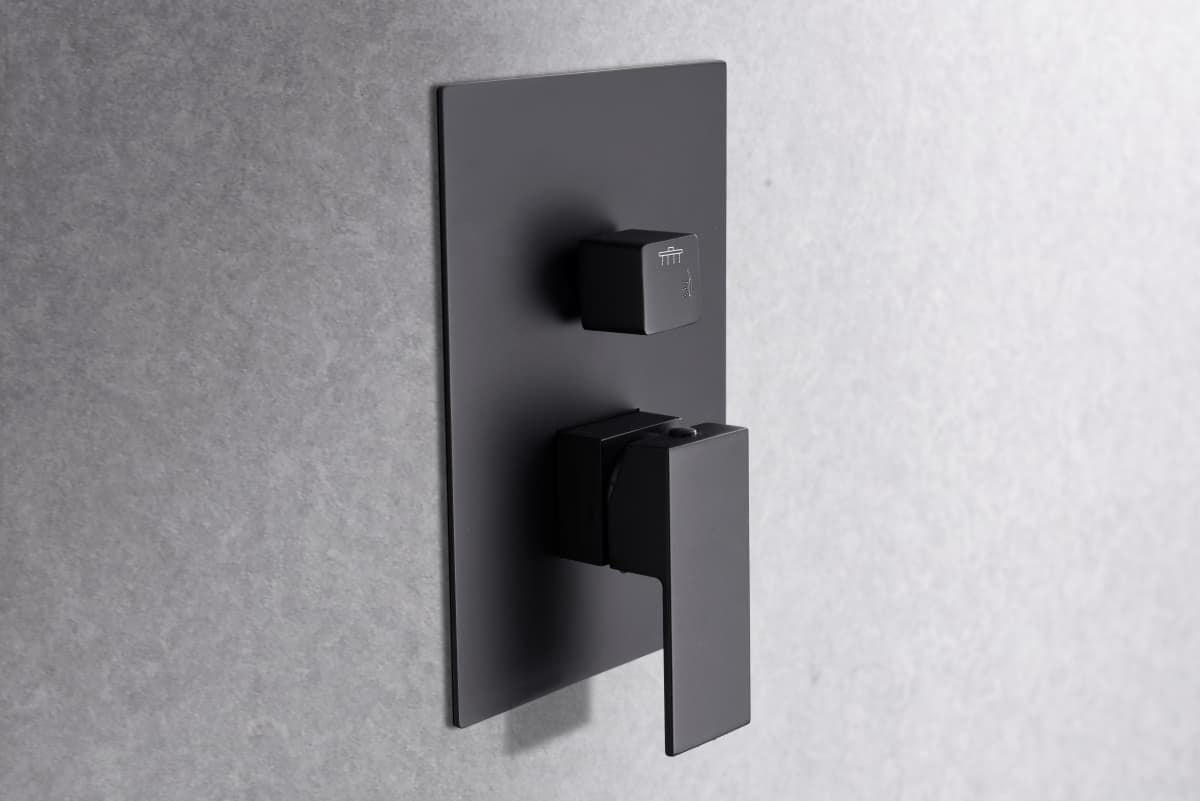Griferia monomando empotrada serie VOLGA acabado negro mate (Encastrado a techo) - Imagen 3
