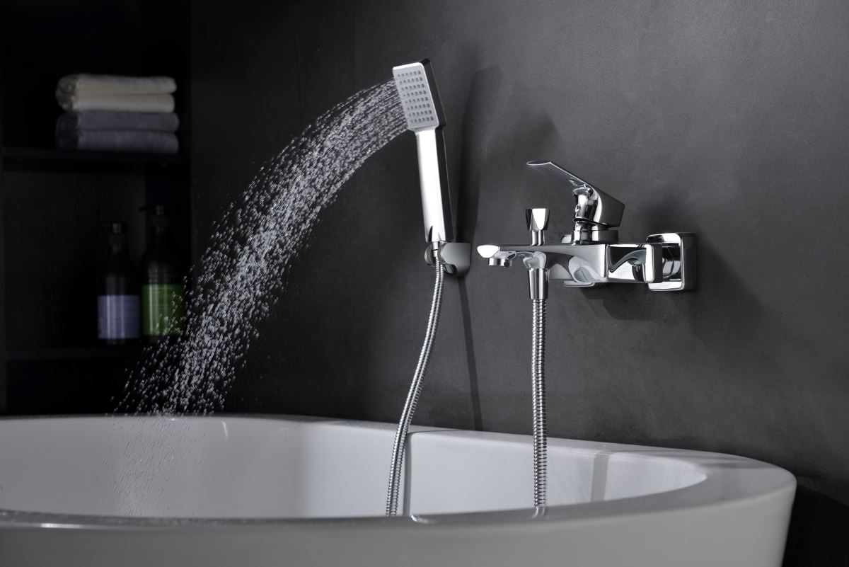 Griferia para baño / ducha monomando serie BALI acabado cromo - Imagen 1