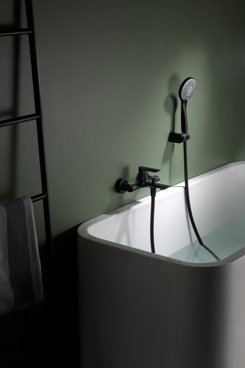 Griferia para baño / ducha monomando serie URAL acabado negro mate - Imagen 1