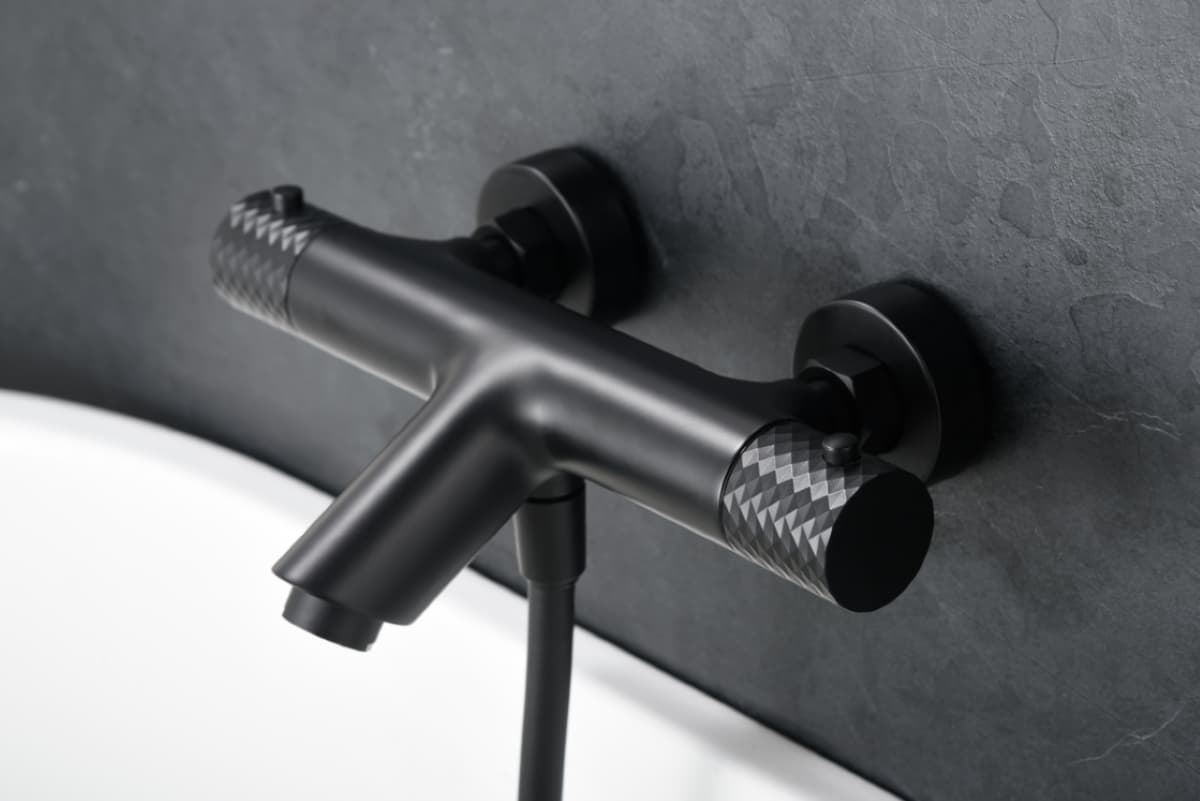 Griferia para baño / ducha Termostática serie GENOVA acabado negro mate - Imagen 2