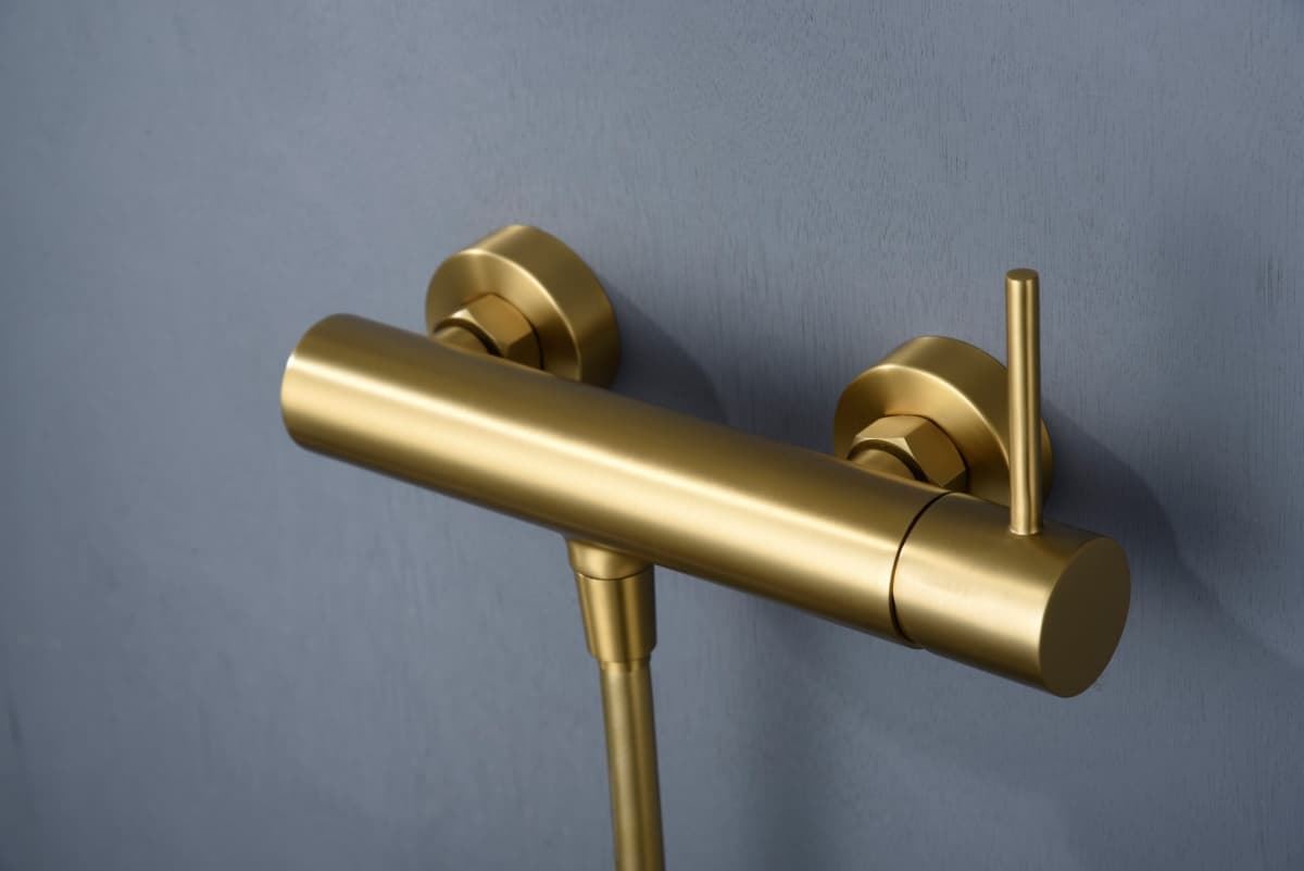 Griferia para ducha monomando serie MONZA acabado oro cepillado - Imagen 3