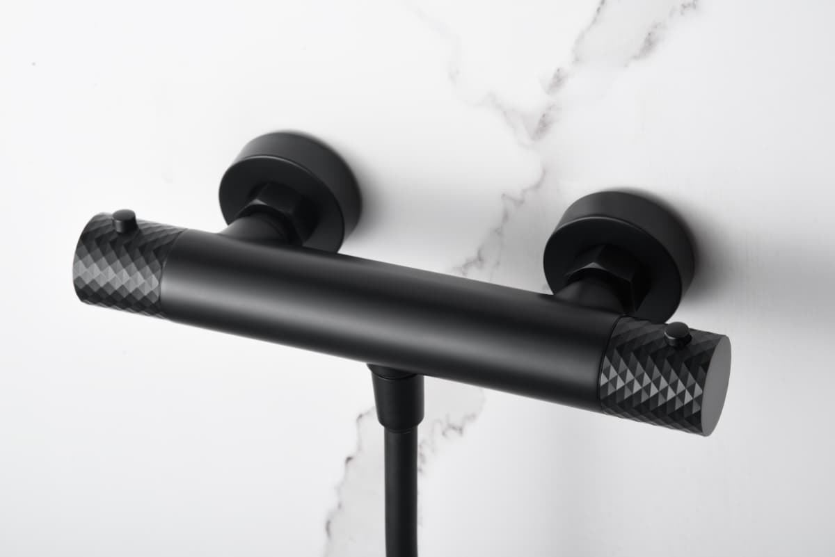 Griferia termostatica empotrada serie GENOVA acabado negro mate - Imagen 2