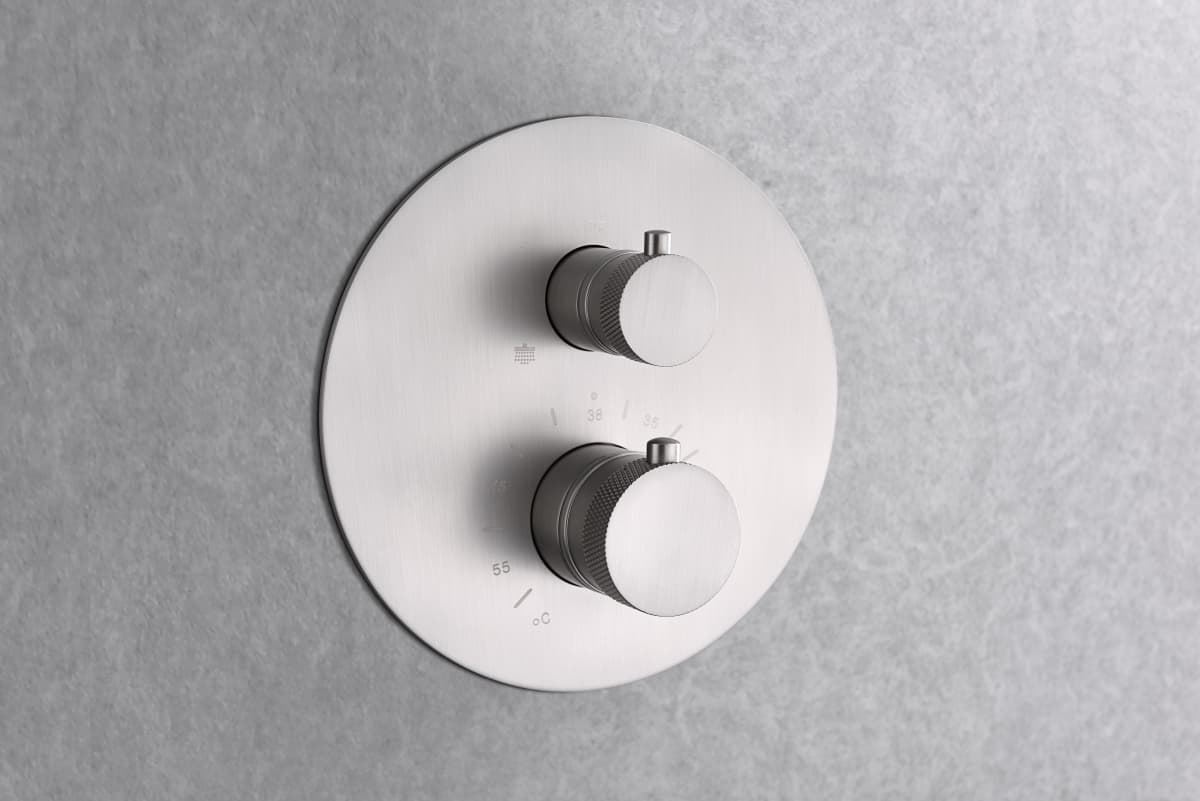 Griferia termostatica empotrada serie LINE acabado niquel cepillado - Imagen 2