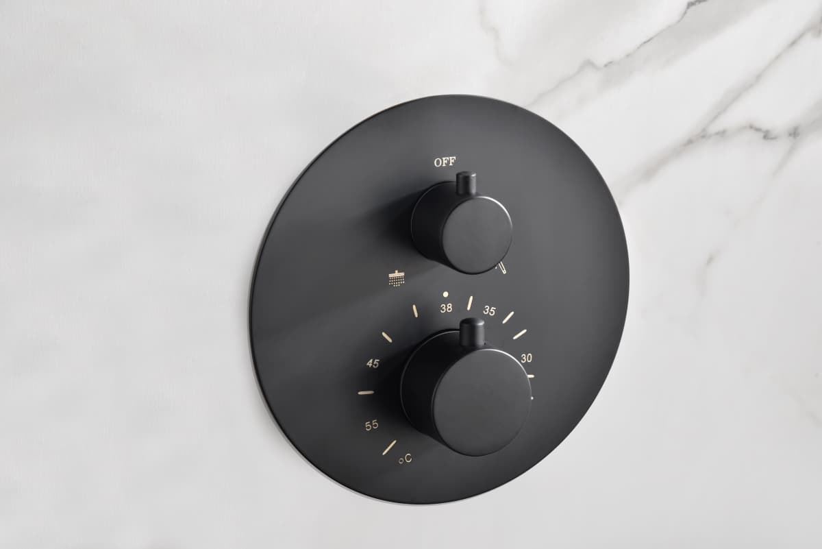 Griferia termostatica empotrada serie MONZA acabado negro mate - Imagen 6