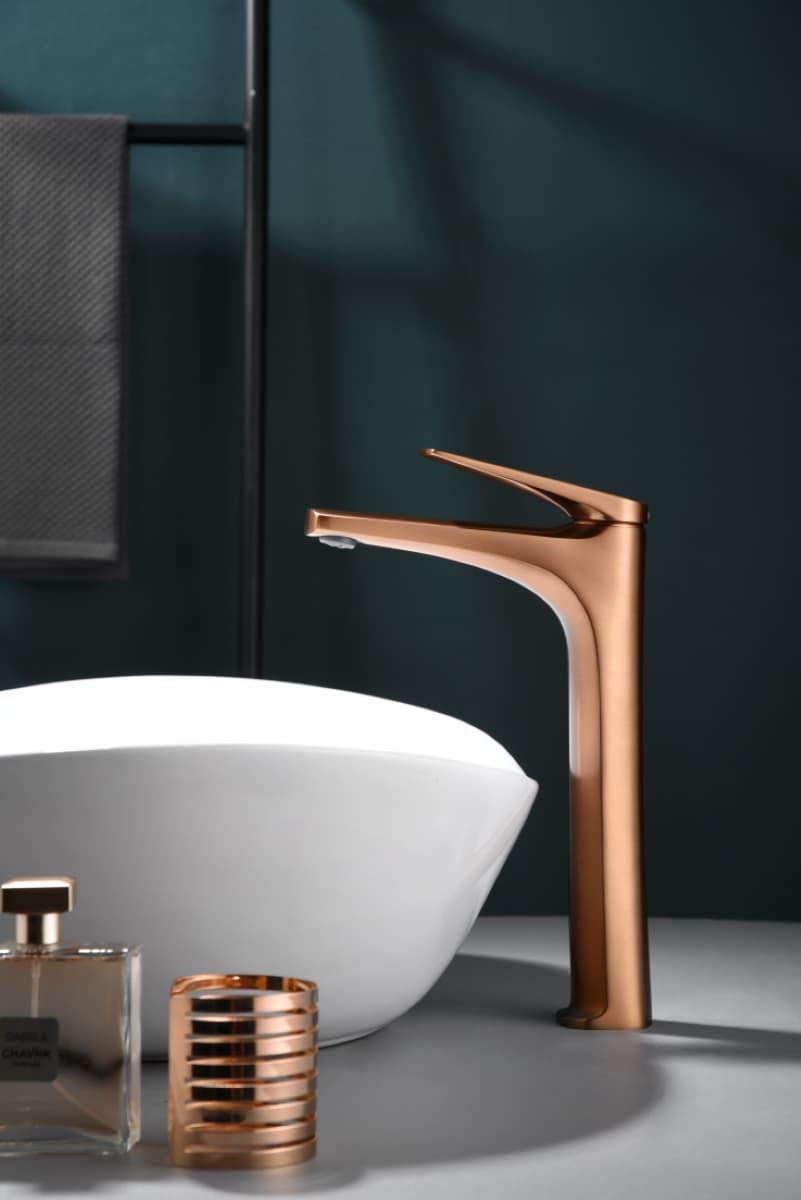 Grifo de lavabo alto monomando serie DELOS acabado oro rosa cepillado - Imagen 1