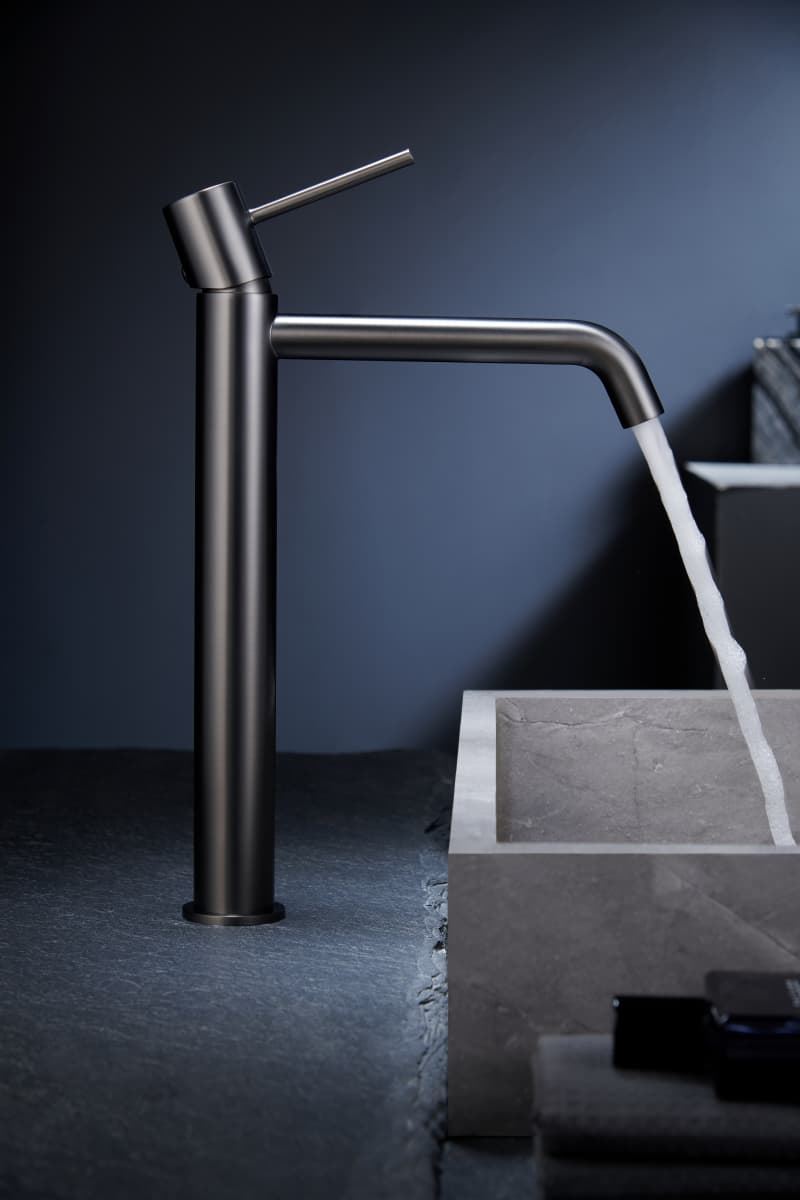 Grifo de lavabo alto monomando serie MONZA acabado negro gun metal - Imagen 1