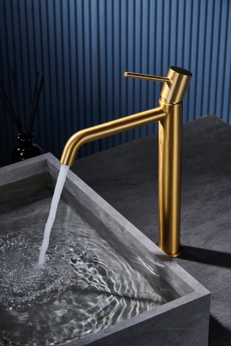 Grifo de lavabo alto monomando serie MONZA acabado oro cepillado - Imagen 3