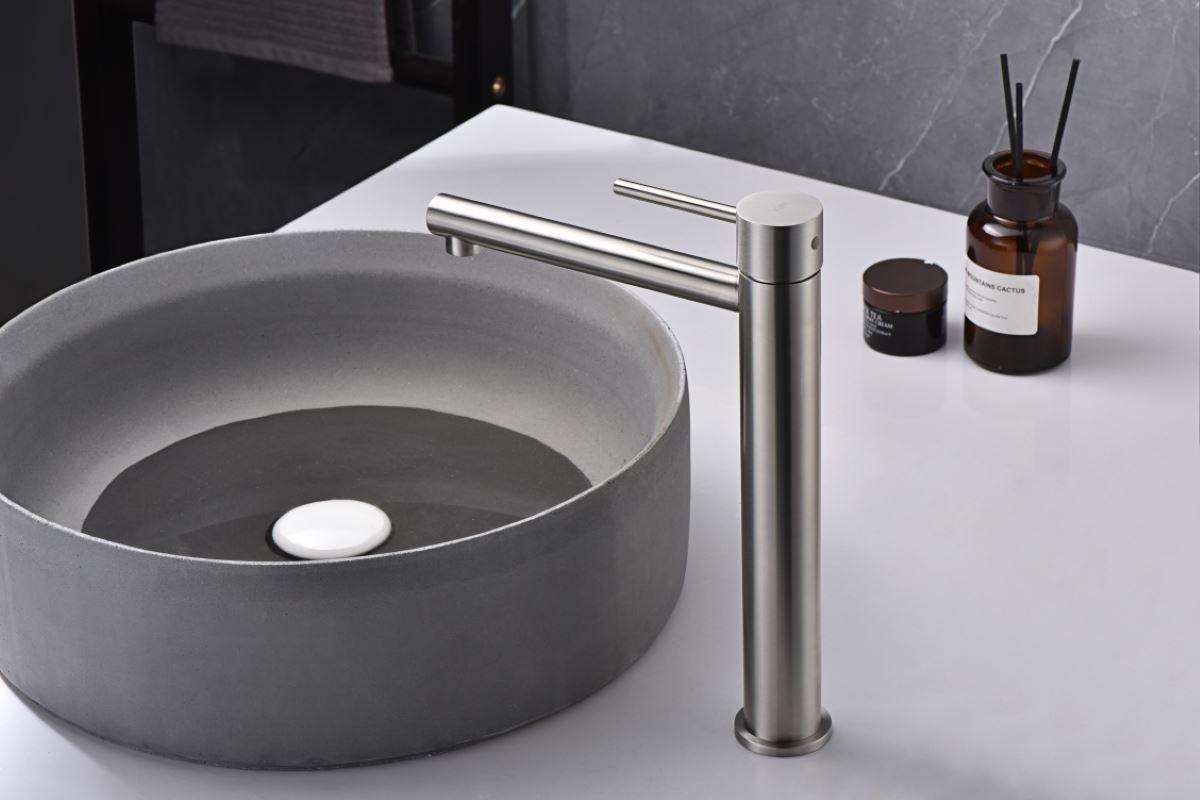 Grifo de lavabo alto monomando serie MOSCU acabado acero S.316 - Imagen 1