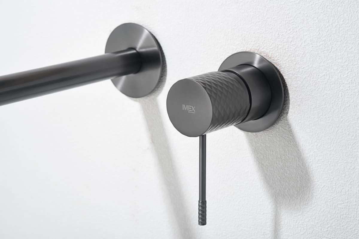 Grifo de lavabo monomando empotrado serie GENOVA acabado negro gun metal - Imagen 3