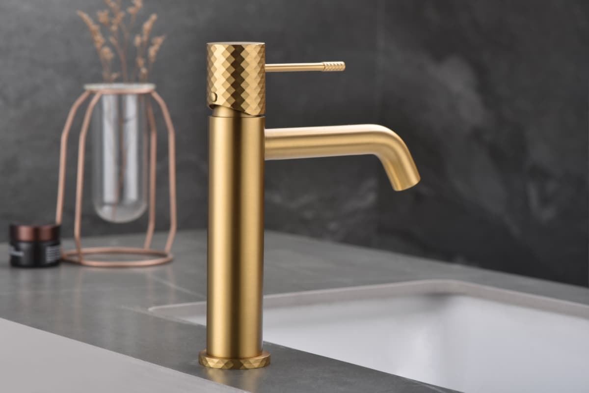 Grifo de lavabo monomando serie GENOVA acabado oro cepillado - Imagen 1