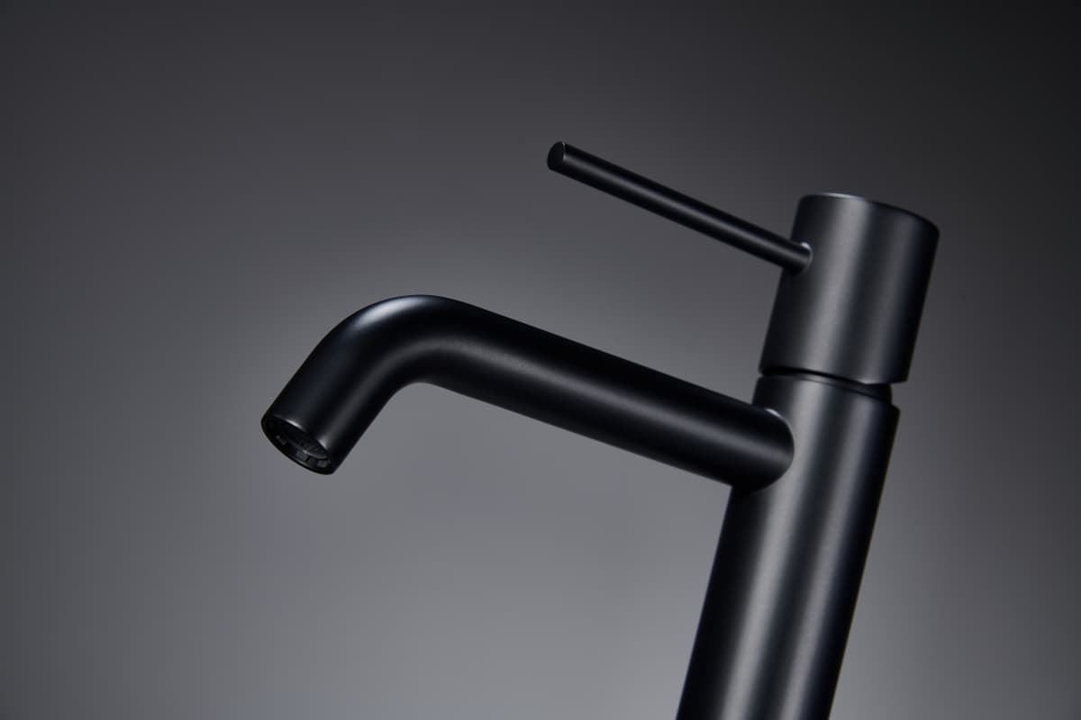 Grifo de lavabo monomando serie MONZA acabado negro mate - Imagen 4