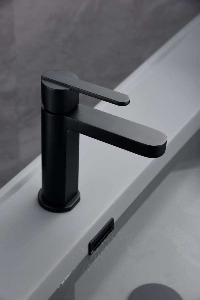 Grifo de lavabo monomando serie ROMA acabado negro mate - Imagen 1