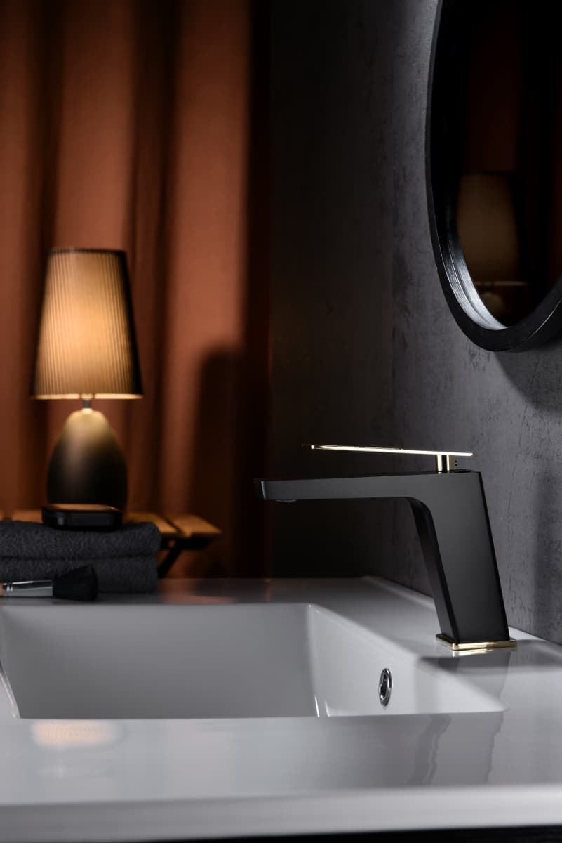 Grifo de lavabo monomando serie SUECIA acabado oro brillo / negro mate - Imagen 1