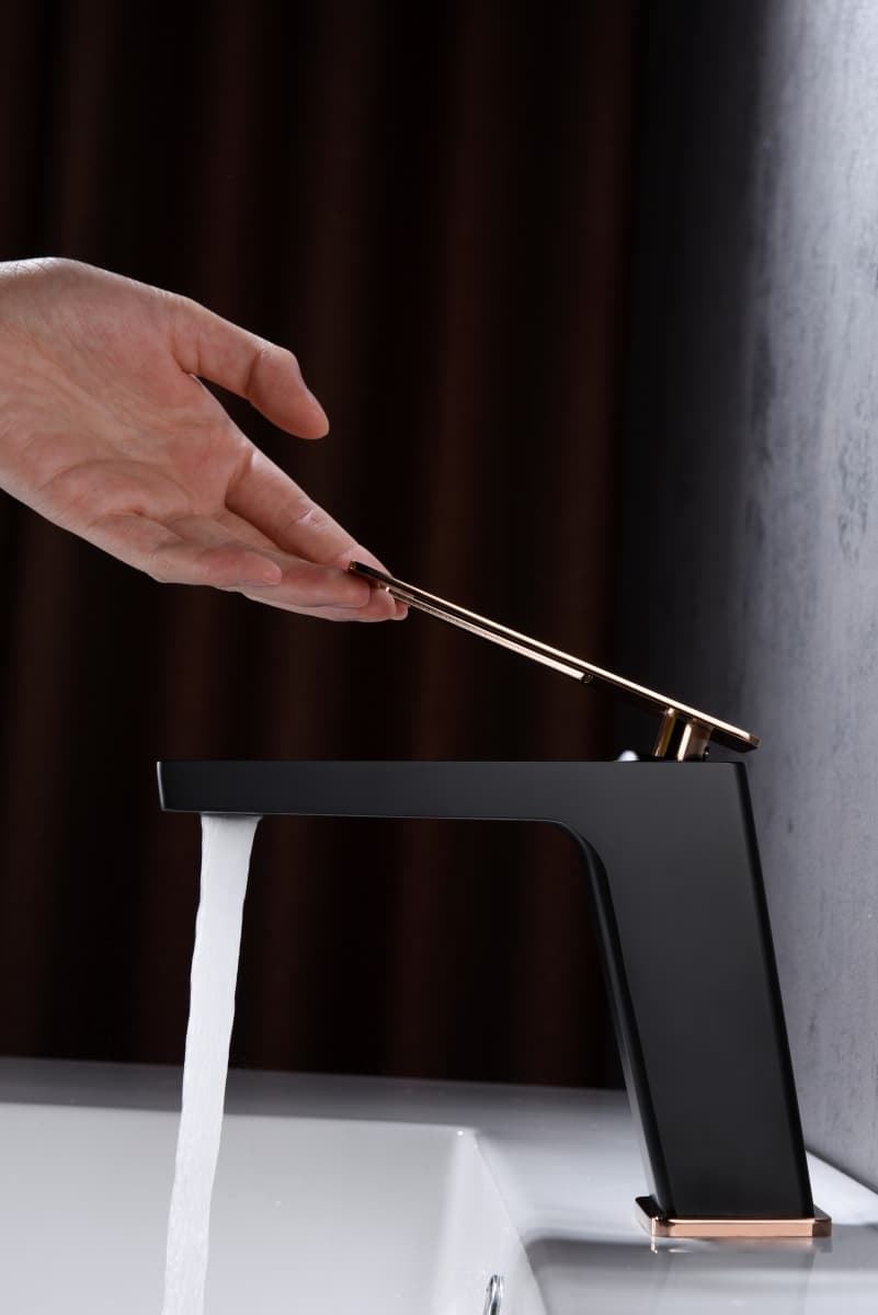 Grifo de lavabo monomando serie SUECIA acabado oro rosa brillo / negro mate - Imagen 1