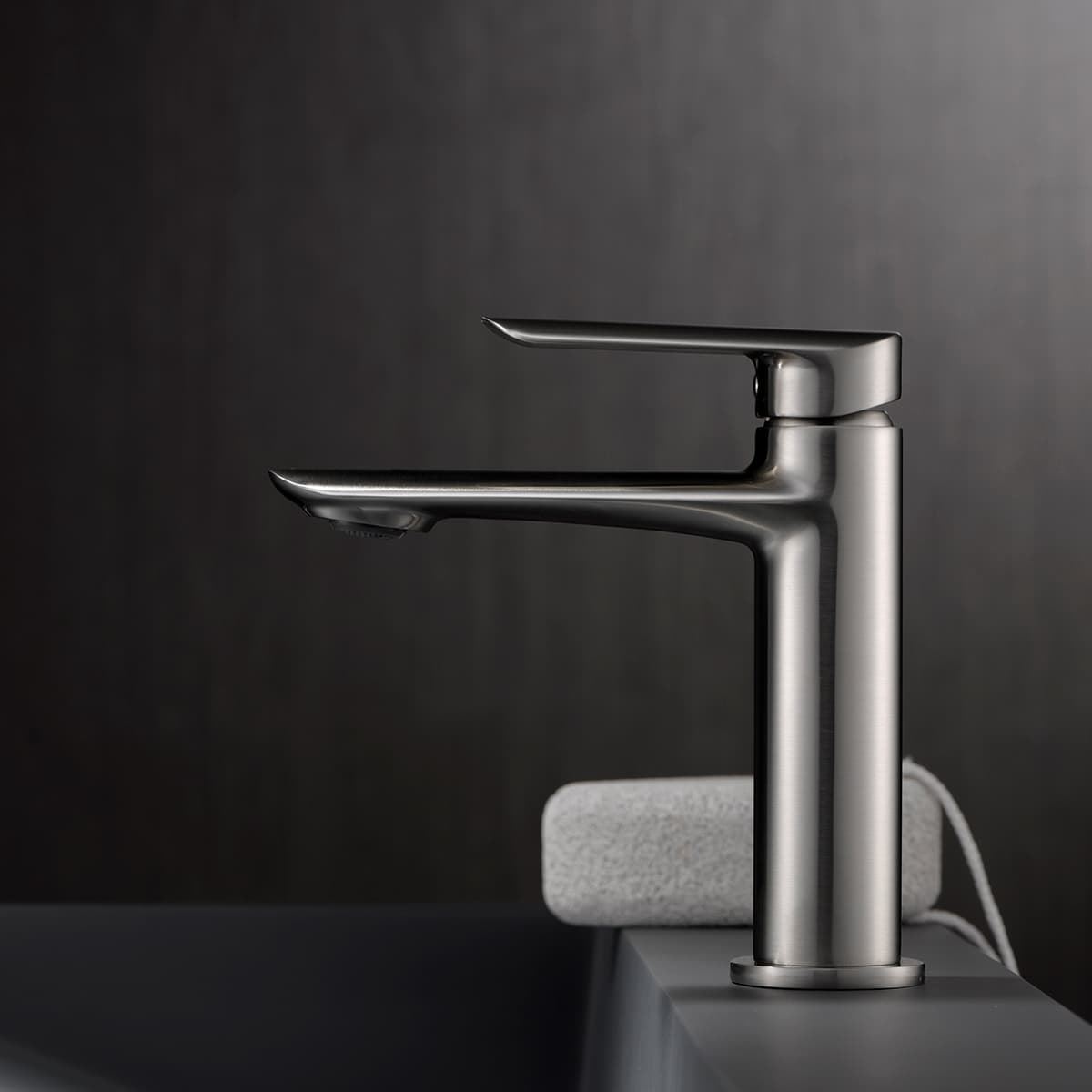 Grifo de lavabo monomando serie URAL acabado niquel cepillado - Imagen 1