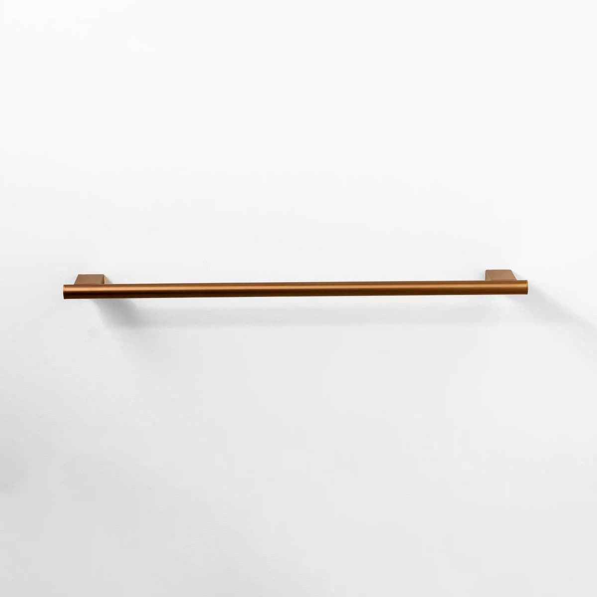 Toallero de barra 45 cm serie TOMO acabado bronce cepillado - Imagen 1